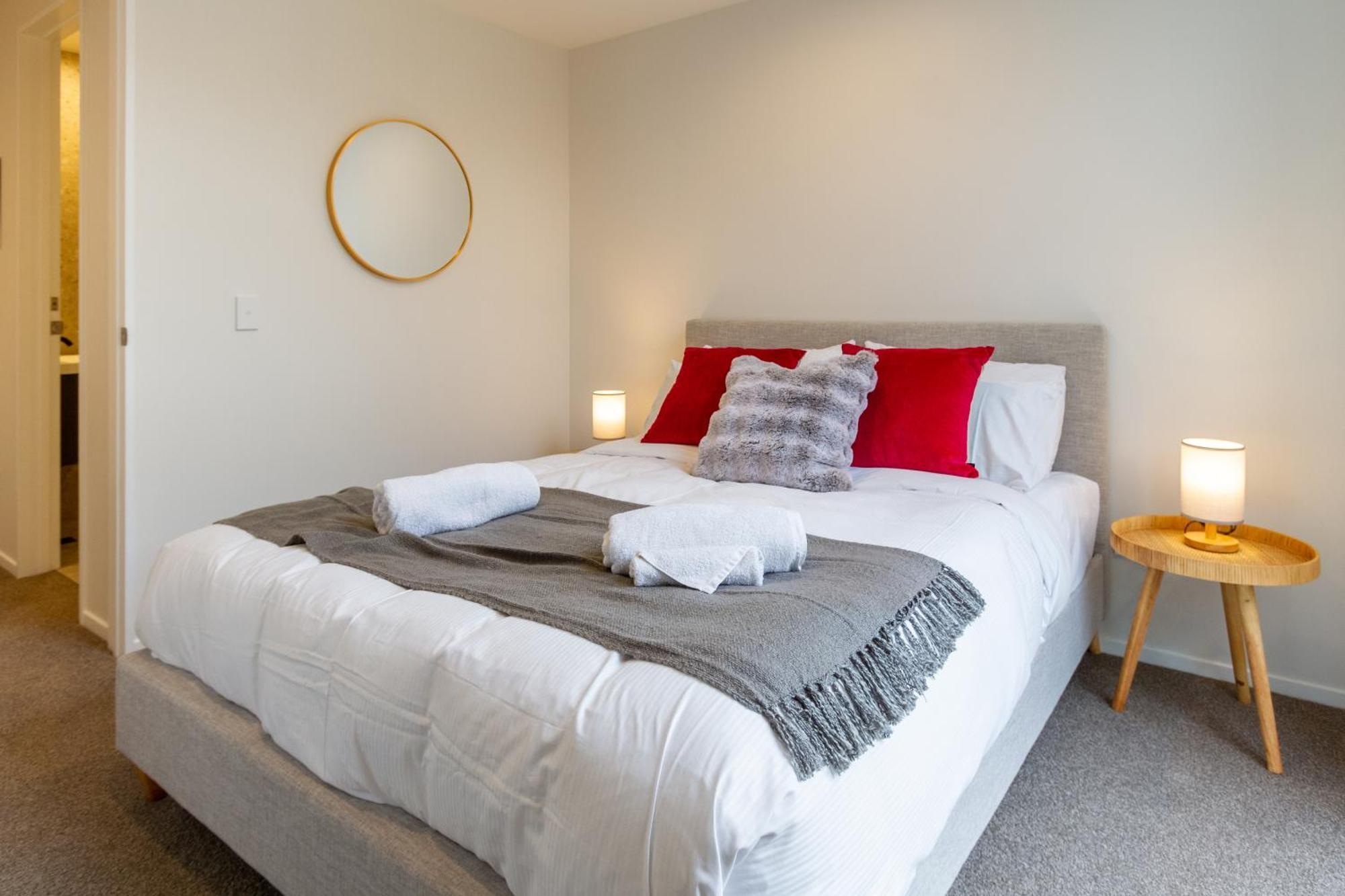 Stylish 3 Bedroom Home In Prime City With Garage Christchurch Bagian luar foto