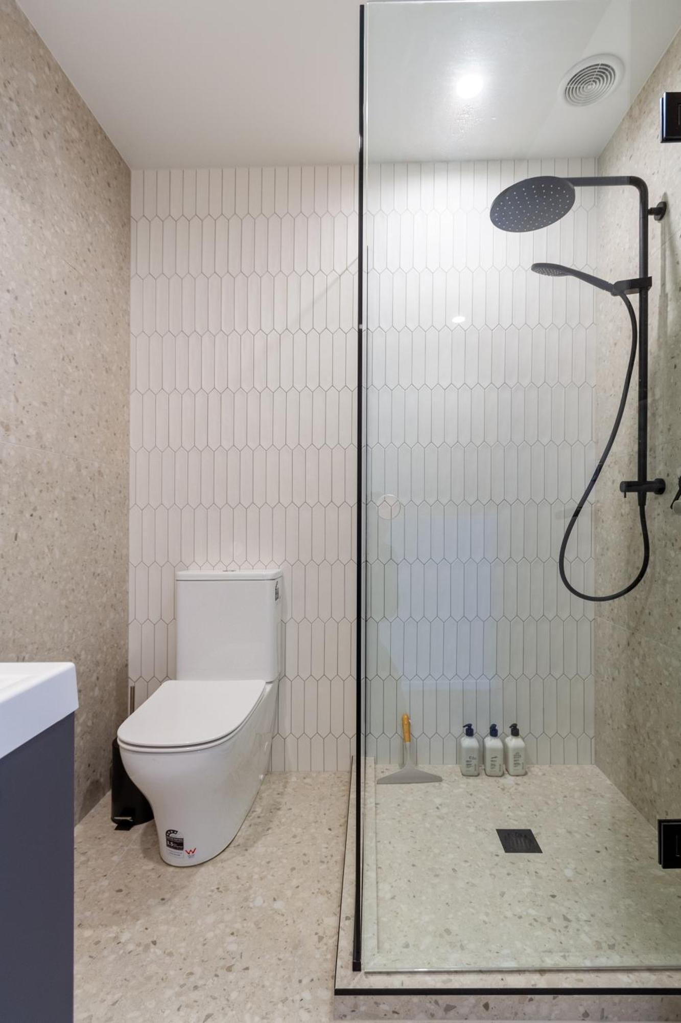 Stylish 3 Bedroom Home In Prime City With Garage Christchurch Bagian luar foto