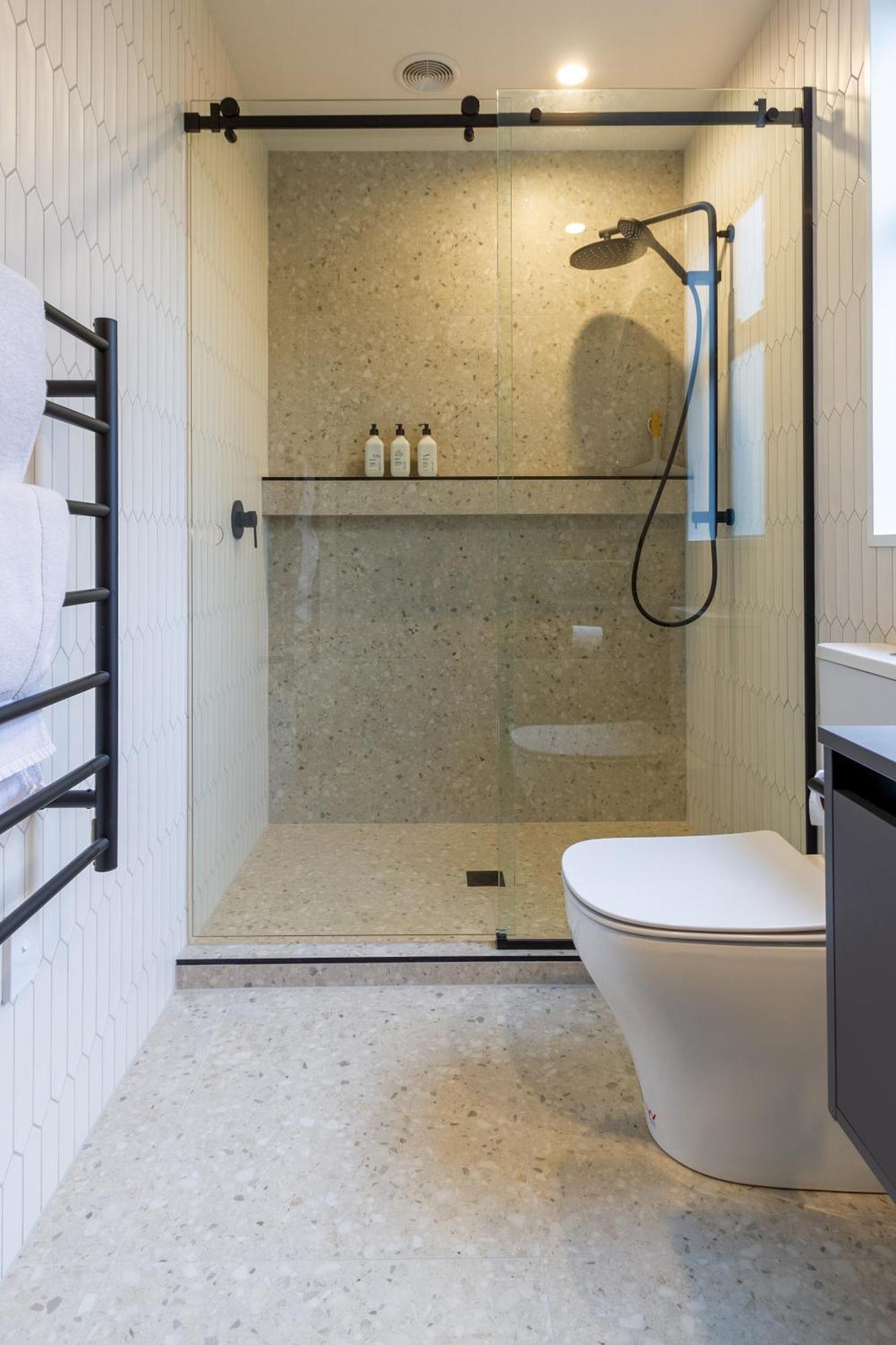 Stylish 3 Bedroom Home In Prime City With Garage Christchurch Bagian luar foto