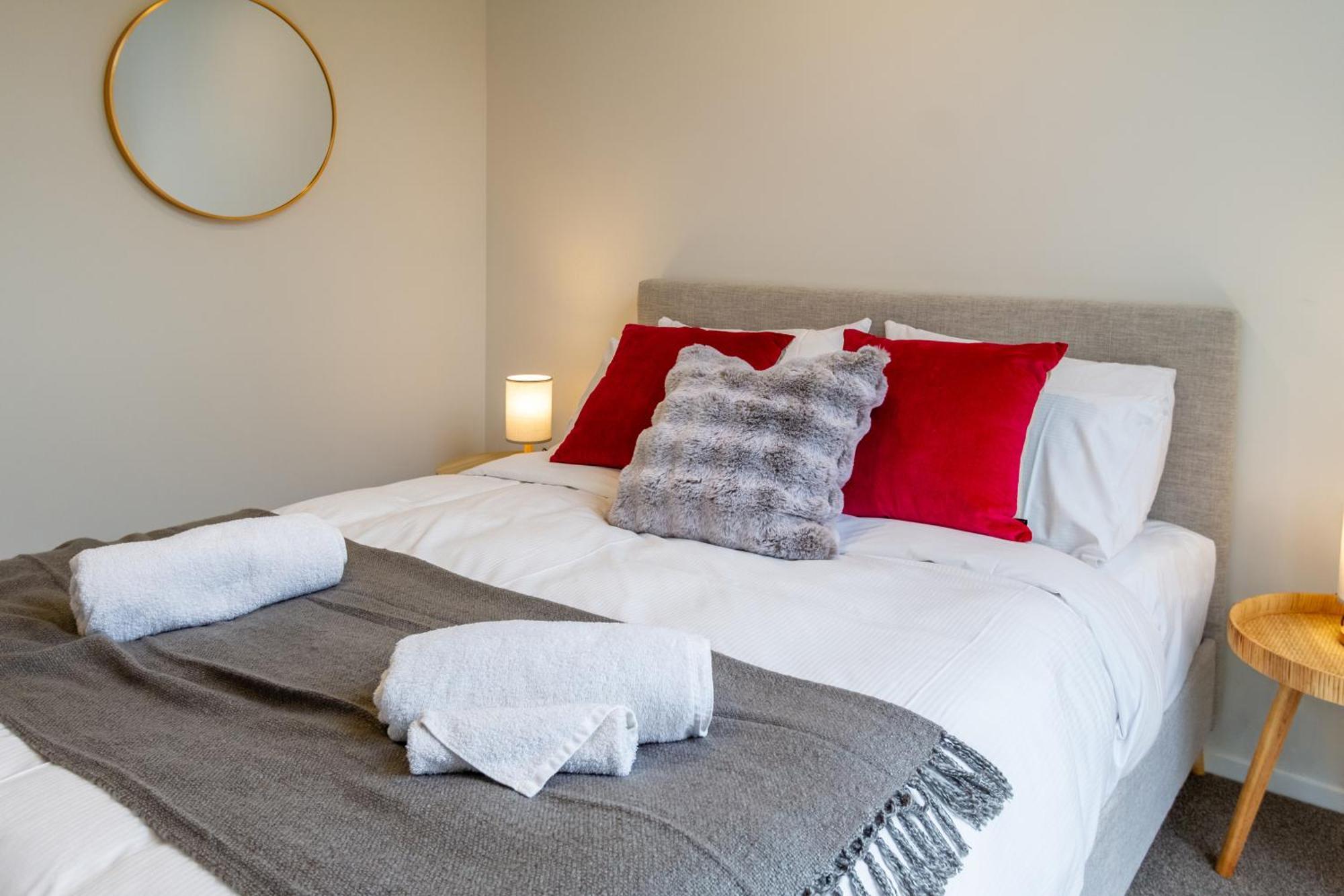 Stylish 3 Bedroom Home In Prime City With Garage Christchurch Bagian luar foto