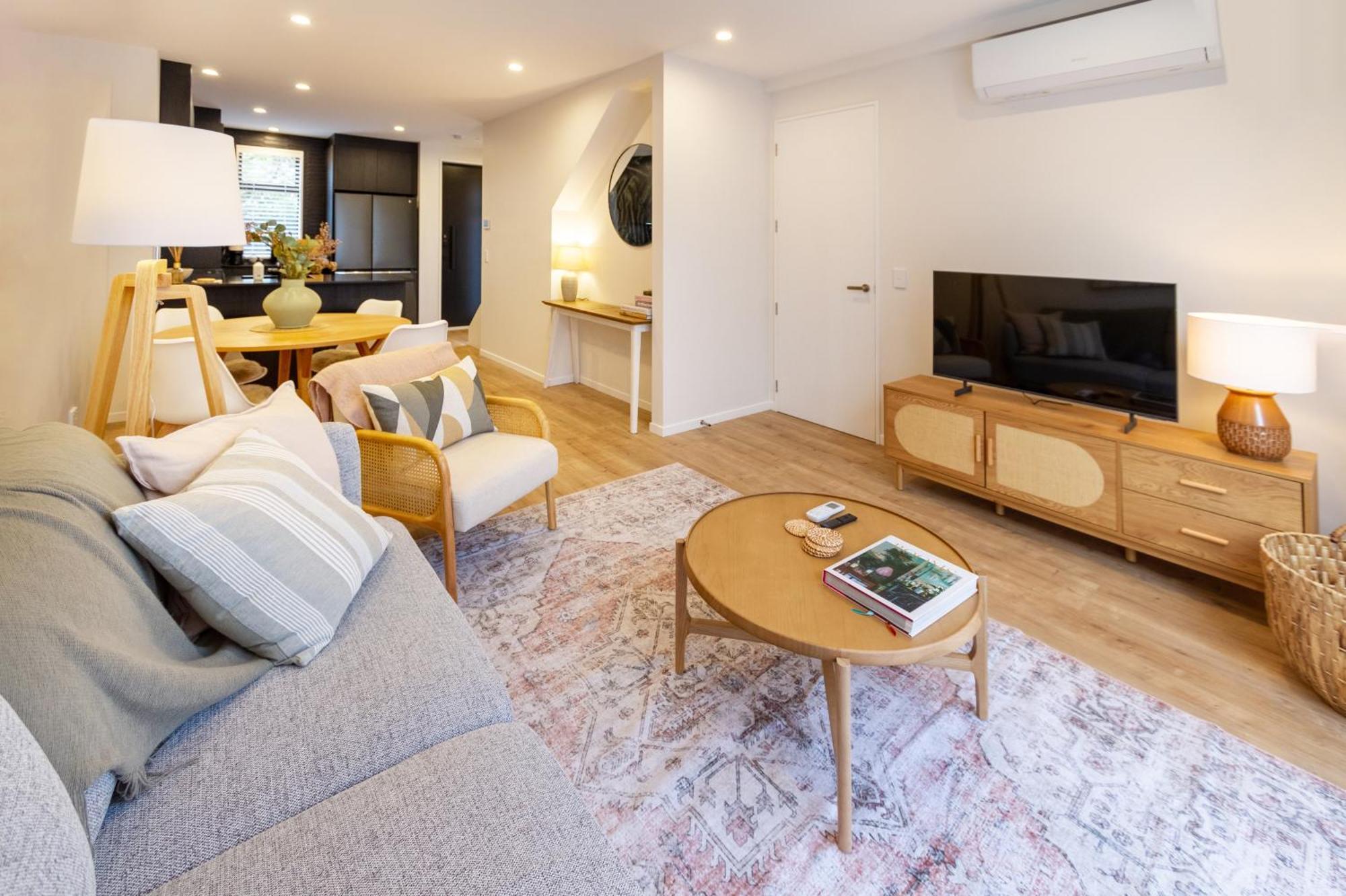 Stylish 3 Bedroom Home In Prime City With Garage Christchurch Bagian luar foto
