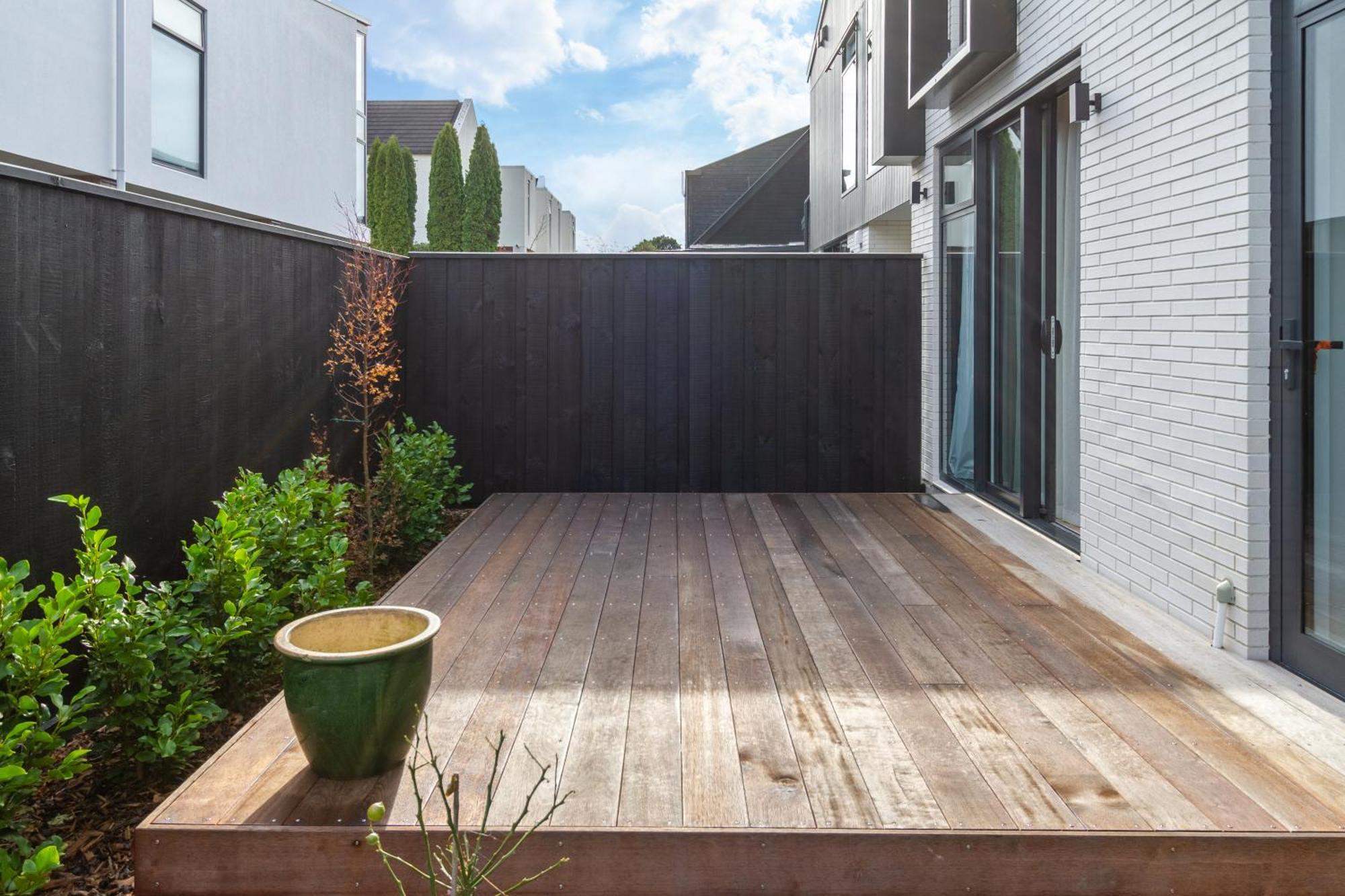 Stylish 3 Bedroom Home In Prime City With Garage Christchurch Bagian luar foto